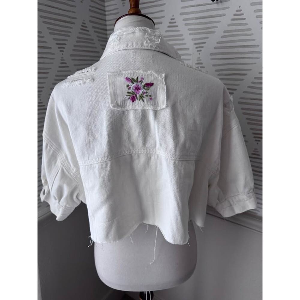 Pol Women’s Small White Distressed Cropped Denim Jacket Top - Picture 5 of 8